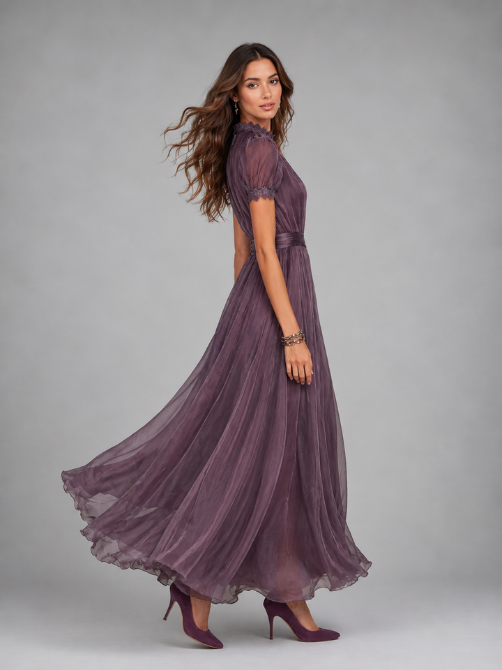 Marianne | Keyhole Maxi Dress with Flowing Skirt
