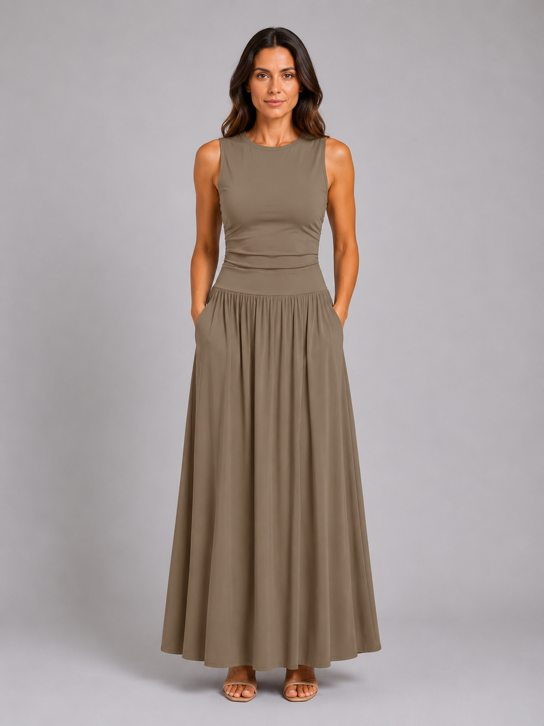 Zora | Sleeveless Maxi Dress with Pockets - Ruched Waist Style