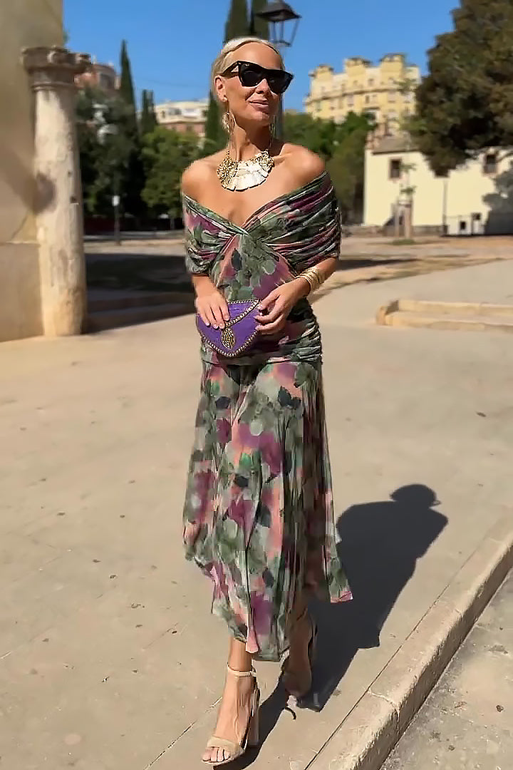 Renata | Gradient Pleated Maxi Dress with V-Neck