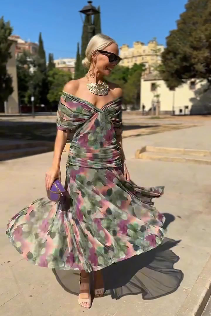 Renata | Gradient Pleated Maxi Dress with V-Neck